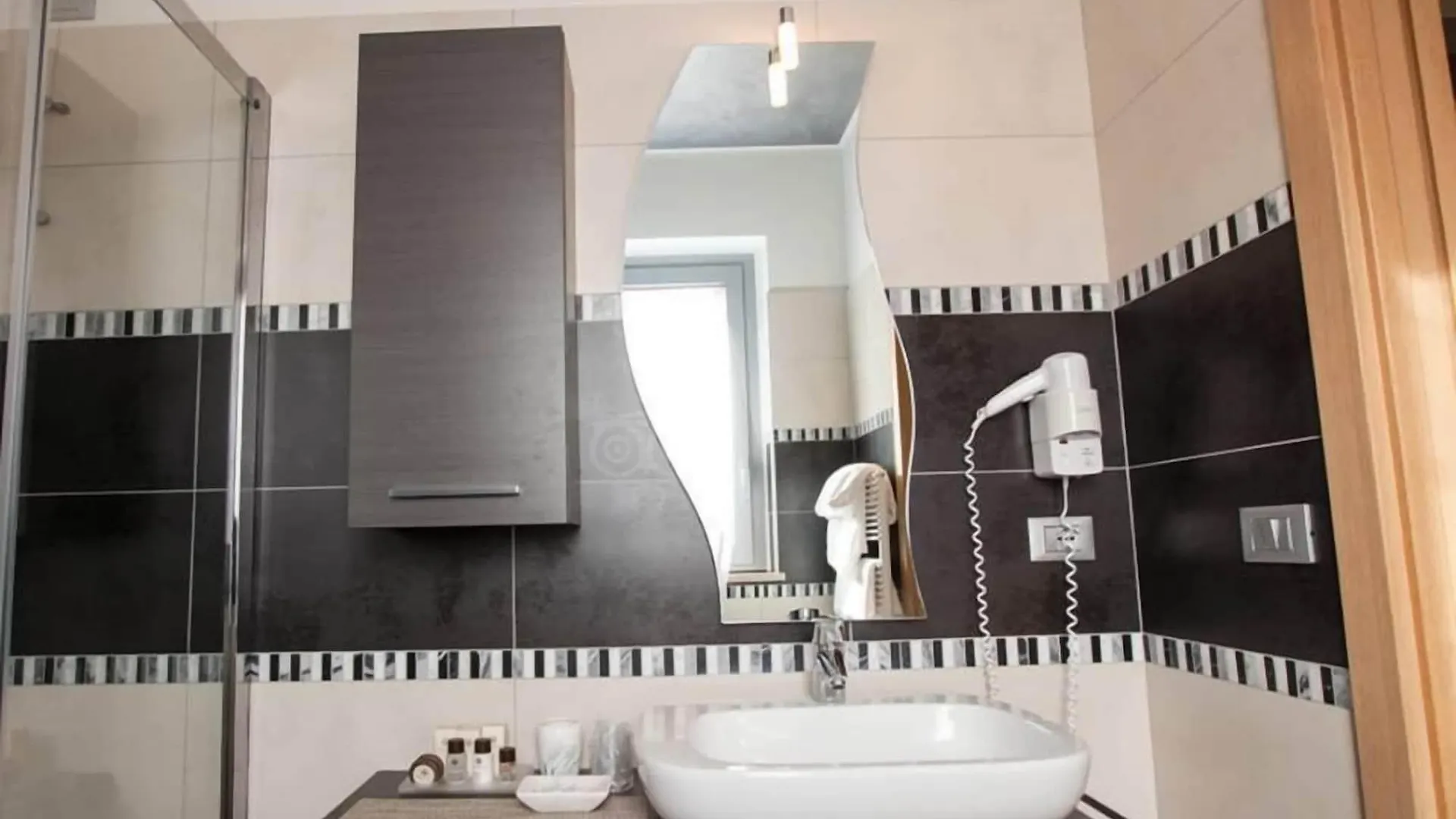 ***  La Grotta Hotel Verona Italien